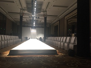 剛剛做完服裝發布會活動，設備很不錯